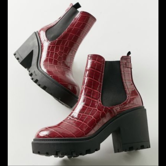 Urban Outfitters Shoes - Urban outfitters croc lugged platform chelsea boot